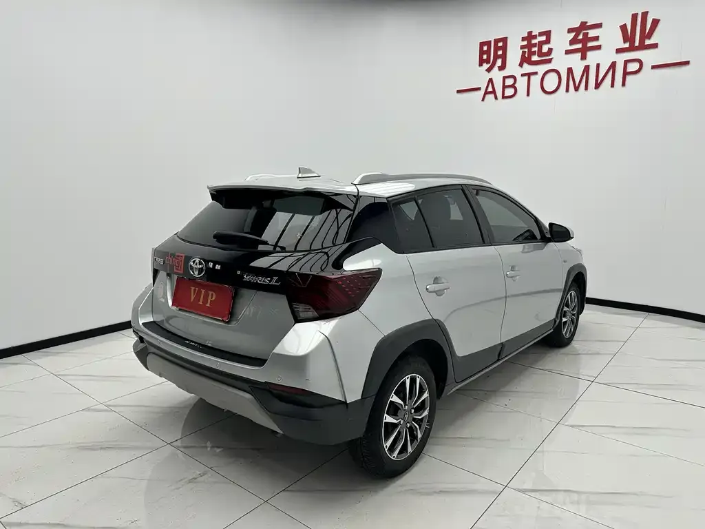 Toyota Yaris L — фото 6