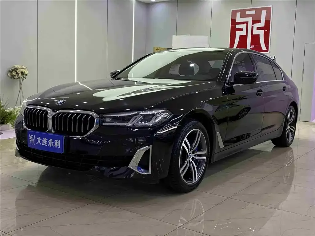 BMW 5 Series — фото 1