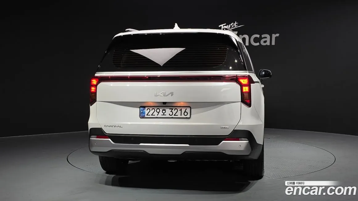 Kia Carnival — фото 2