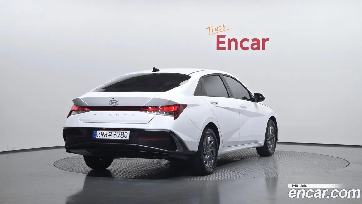 Hyundai AVANTE — фото 2