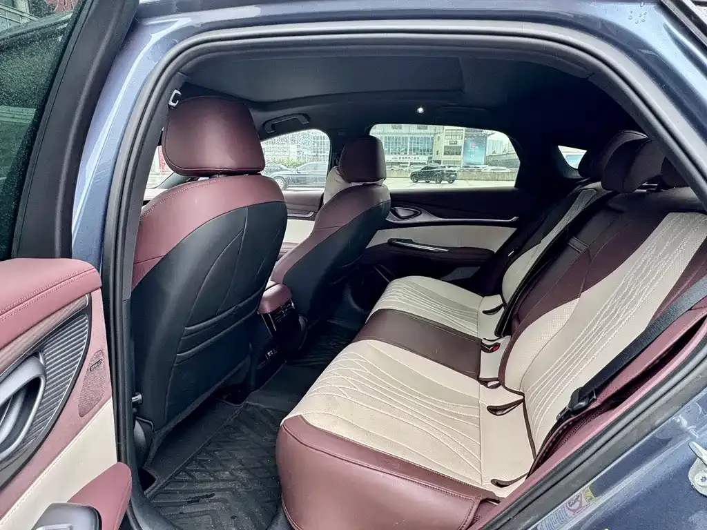 BYD Seal — фото 4