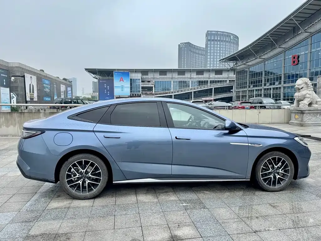 BYD Seal — фото 7
