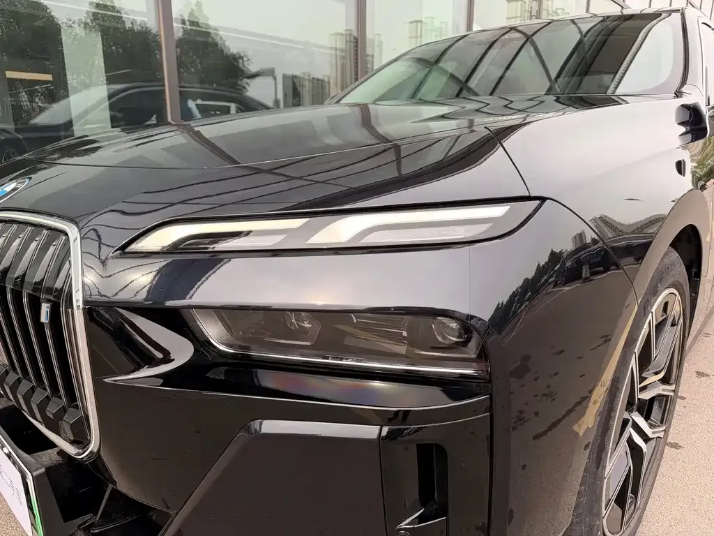 BMW i7 — фото 3
