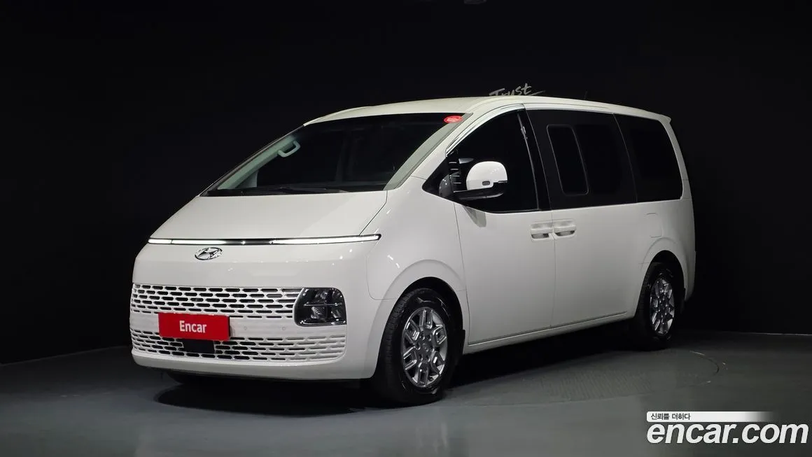 Hyundai Staria — фото 1