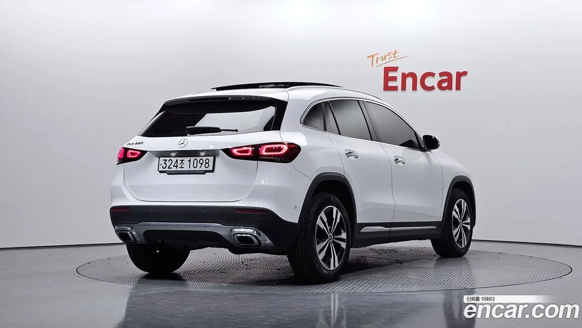 Mercedes-Benz GLA-Class — фото 4