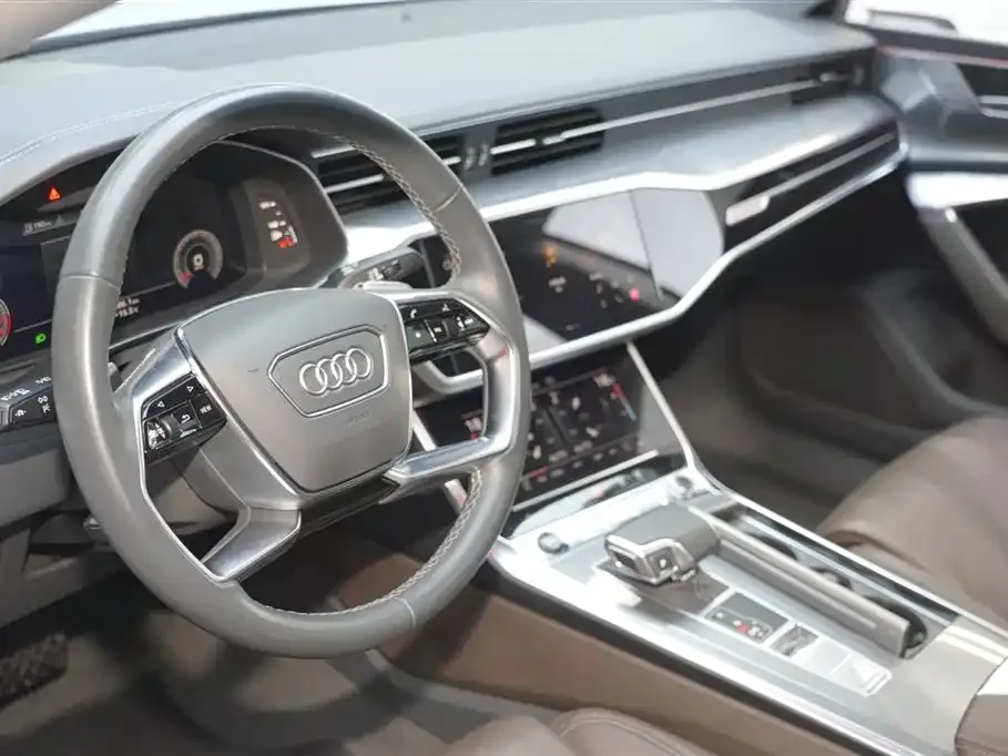 Audi A7L — фото 2