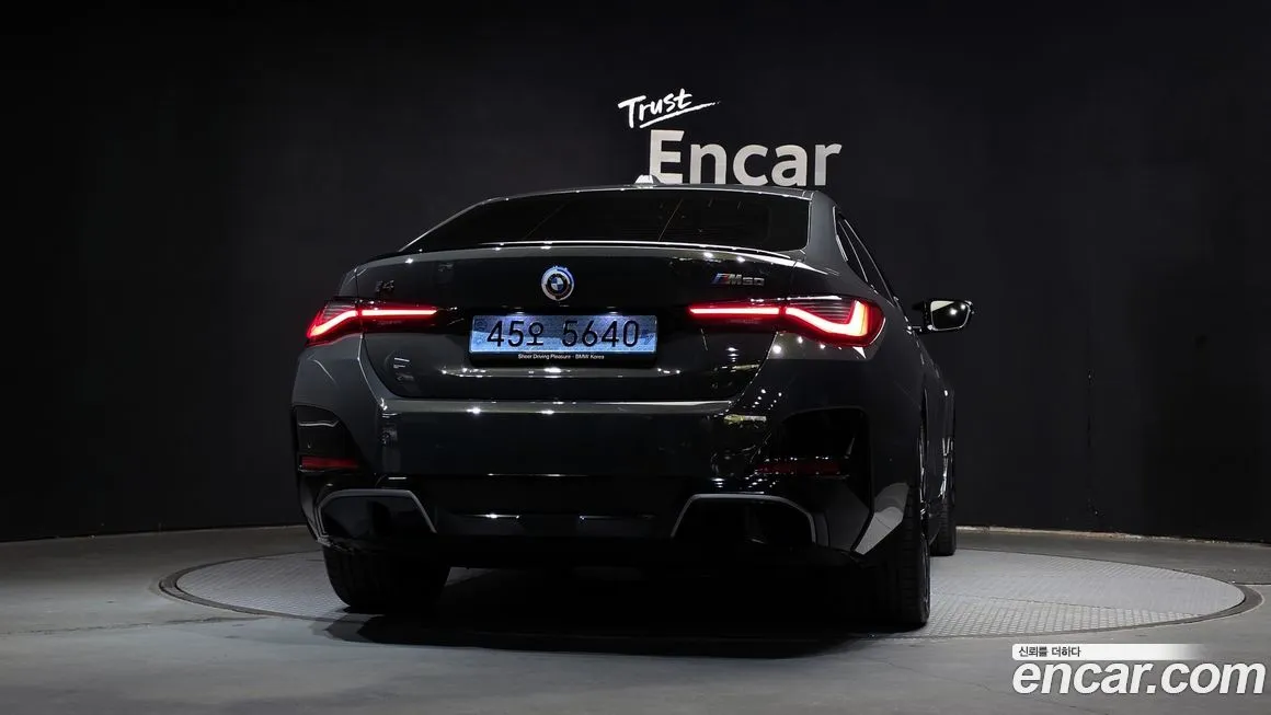BMW i4 — фото 5