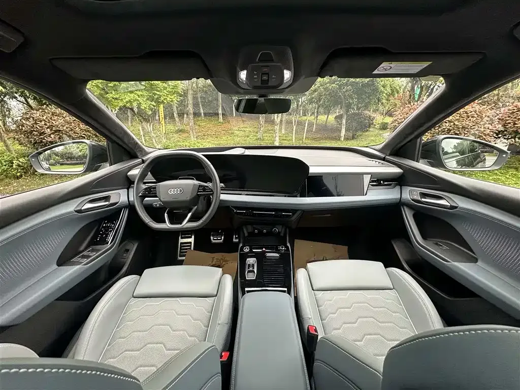 Audi Q6L e-tron — фото 2