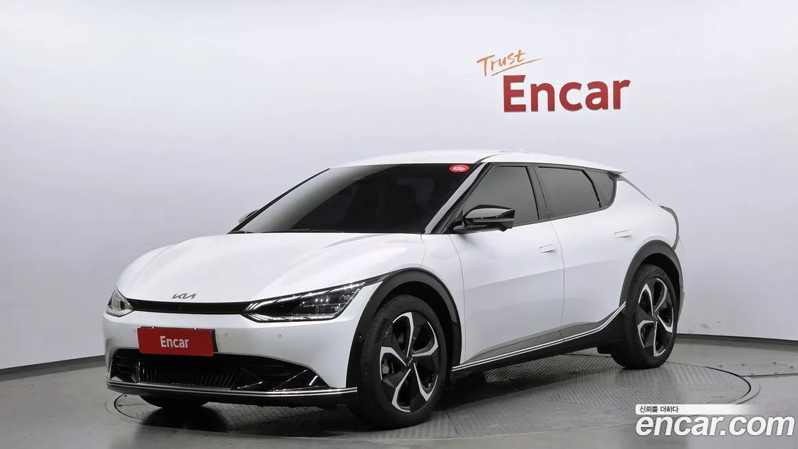 Kia EV6 — фото 1