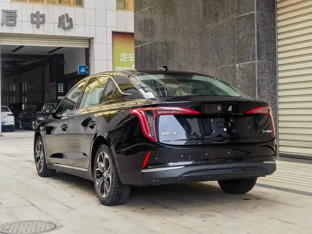 Hongqi E-QM5 — фото 9