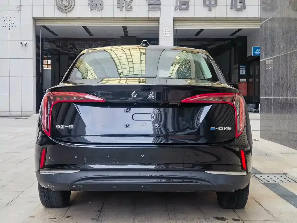 Hongqi E-QM5 — фото 3