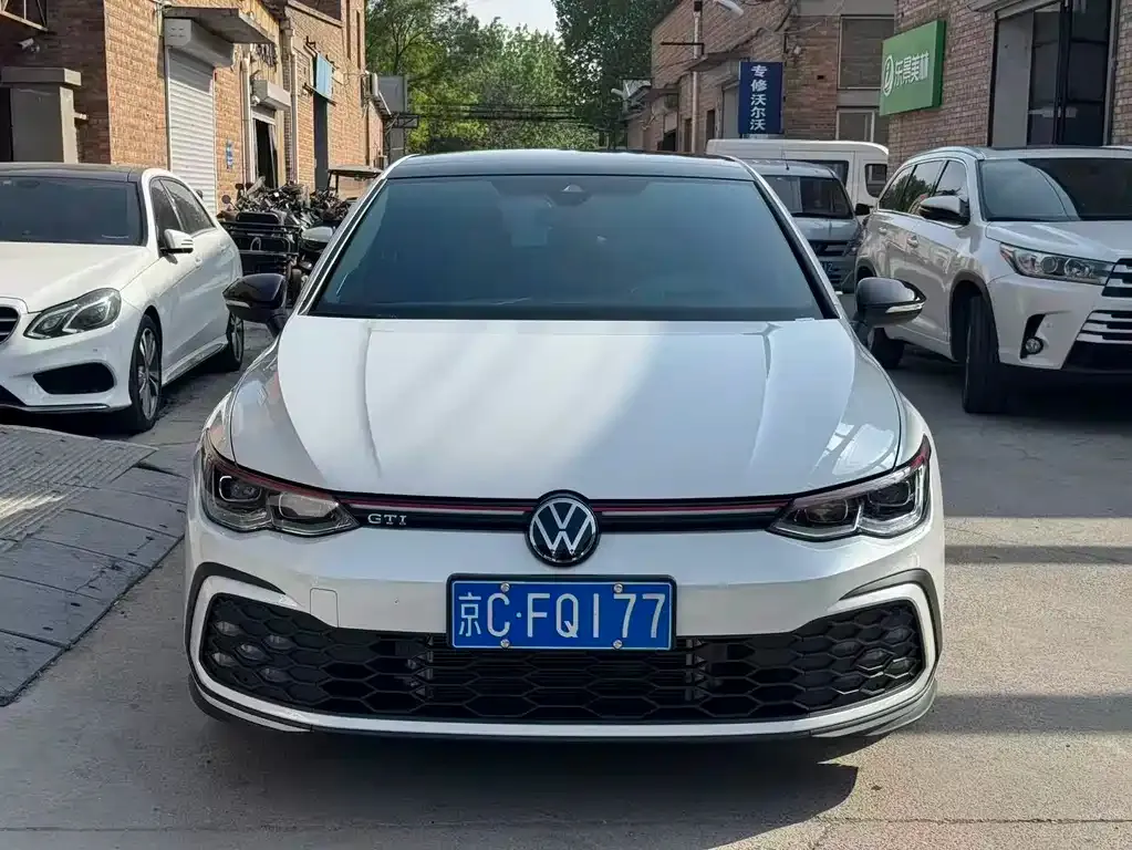 Volkswagen Golf GTI — фото 8