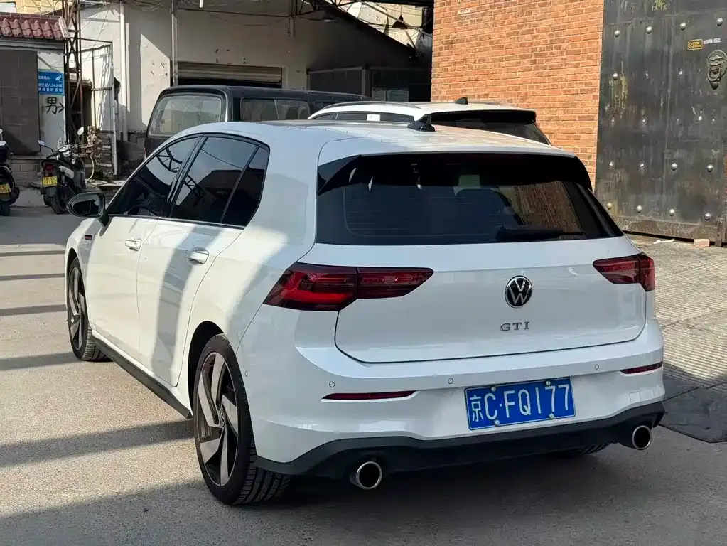 Volkswagen Golf GTI — фото 6