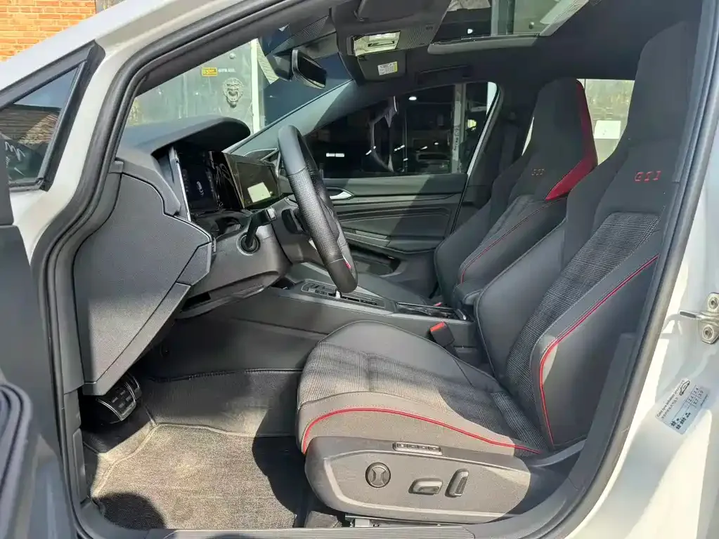 Volkswagen Golf GTI — фото 4