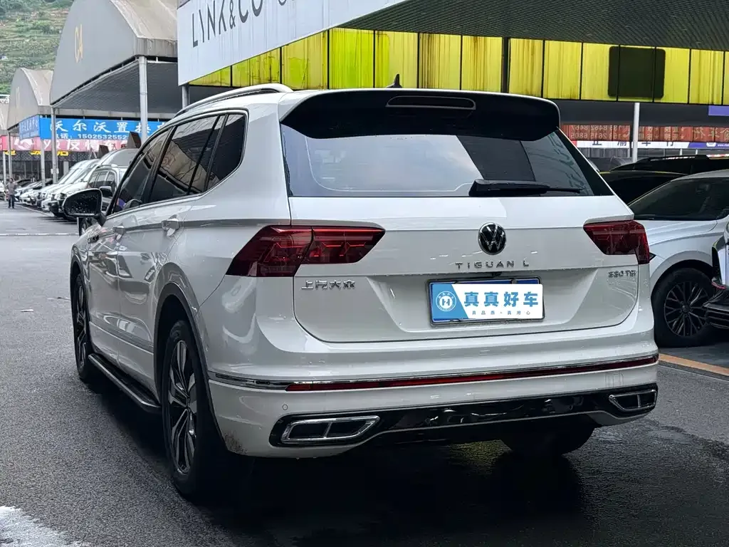 Volkswagen Tiguan L — фото 8