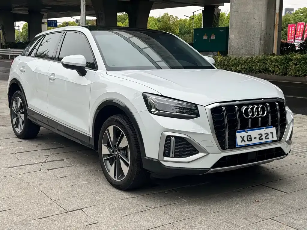 Audi Q2L — фото 5
