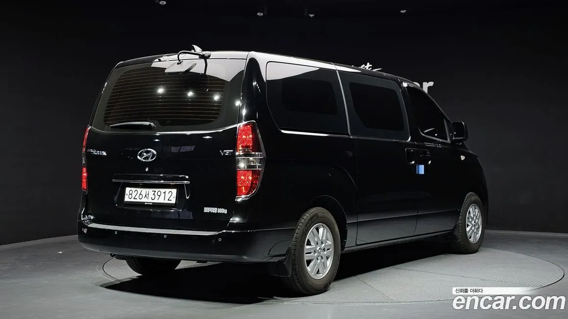 Hyundai Starex — фото 3