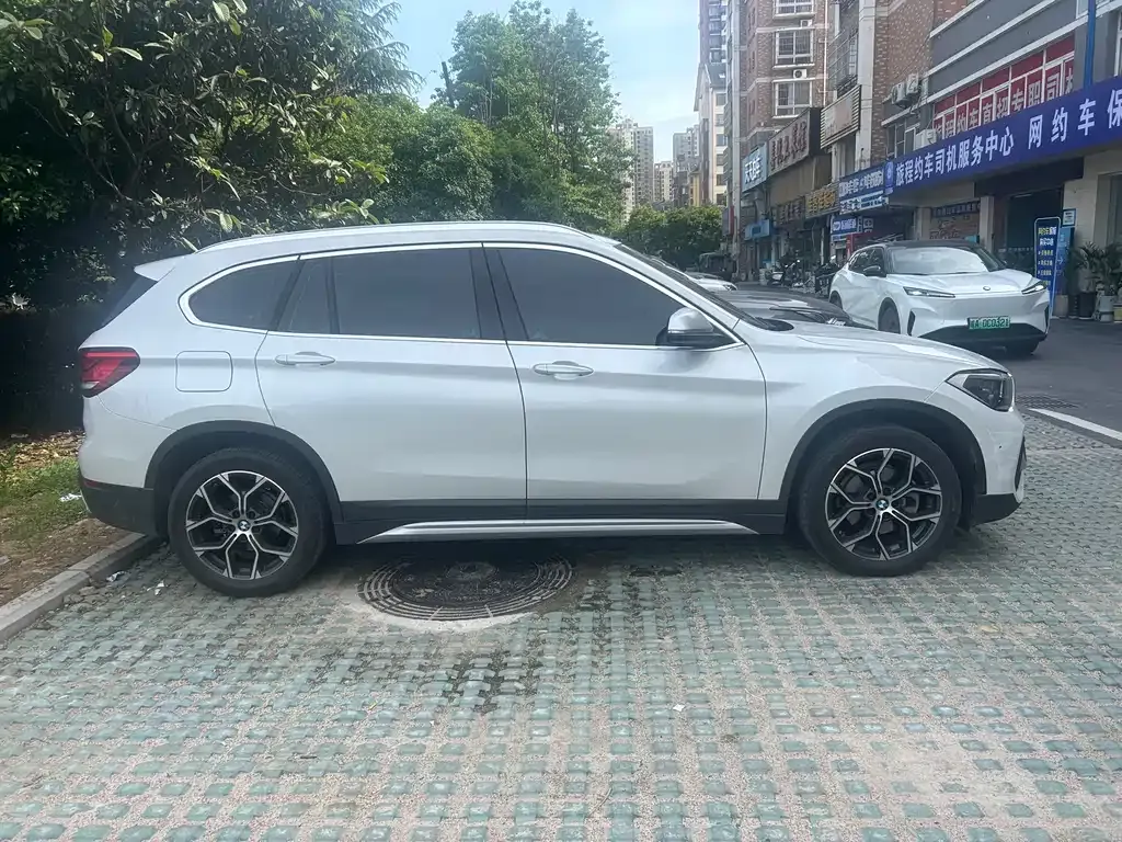BMW X1 — фото 10