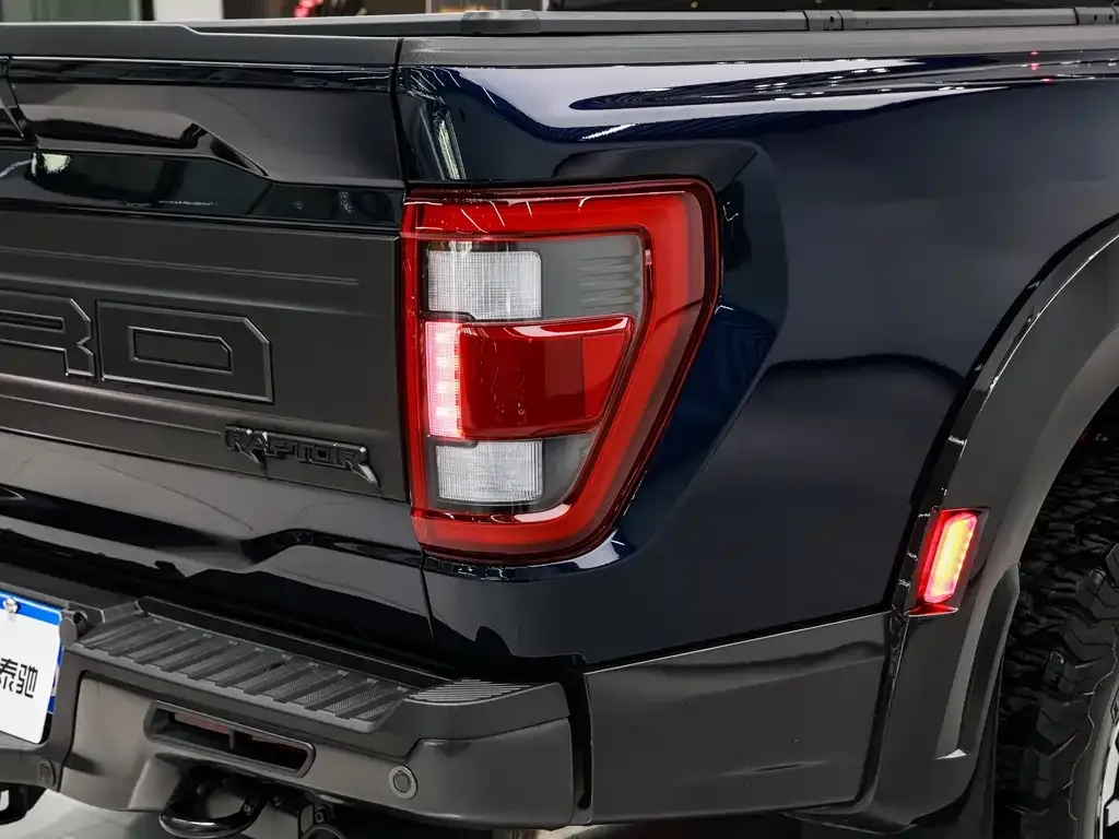 Ford F-150 Raptor — фото 10
