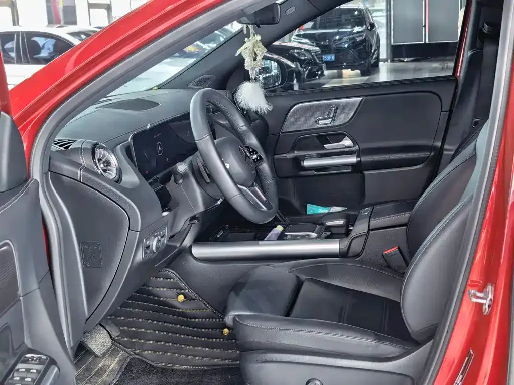 Mercedes-Benz GLA — фото 8