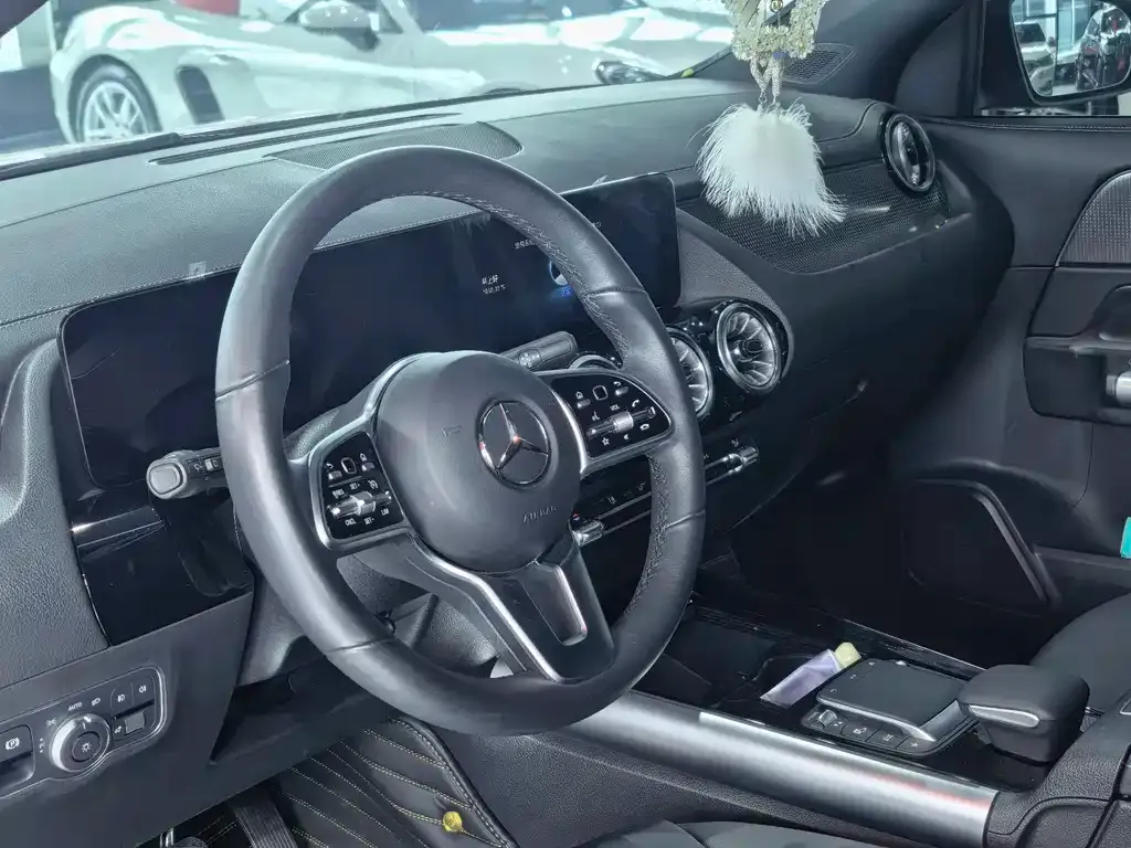 Mercedes-Benz GLA — фото 7