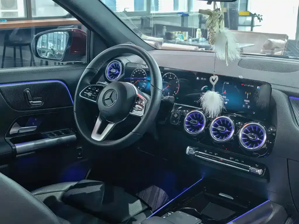Mercedes-Benz GLA — фото 9