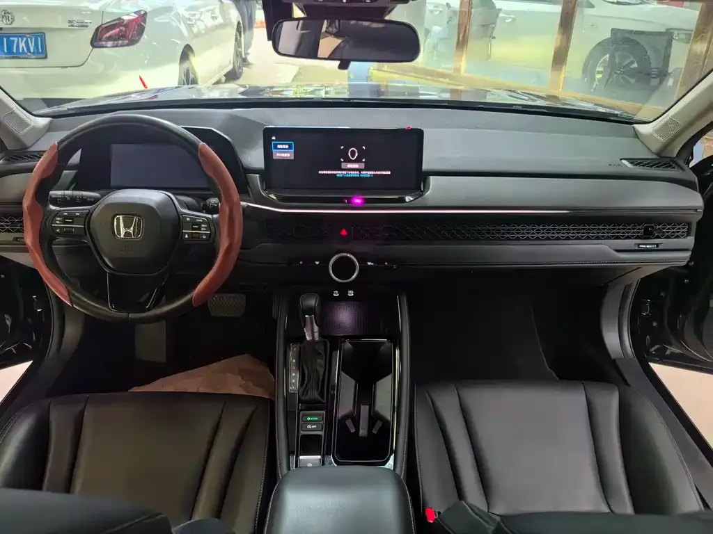 Honda Accord — фото 10
