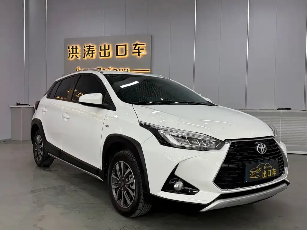 Toyota Yaris L — фото 10