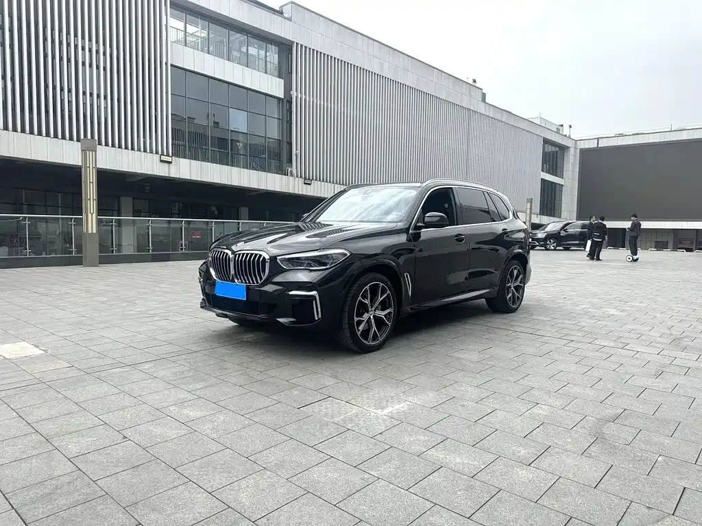 BMW X5 — фото 1