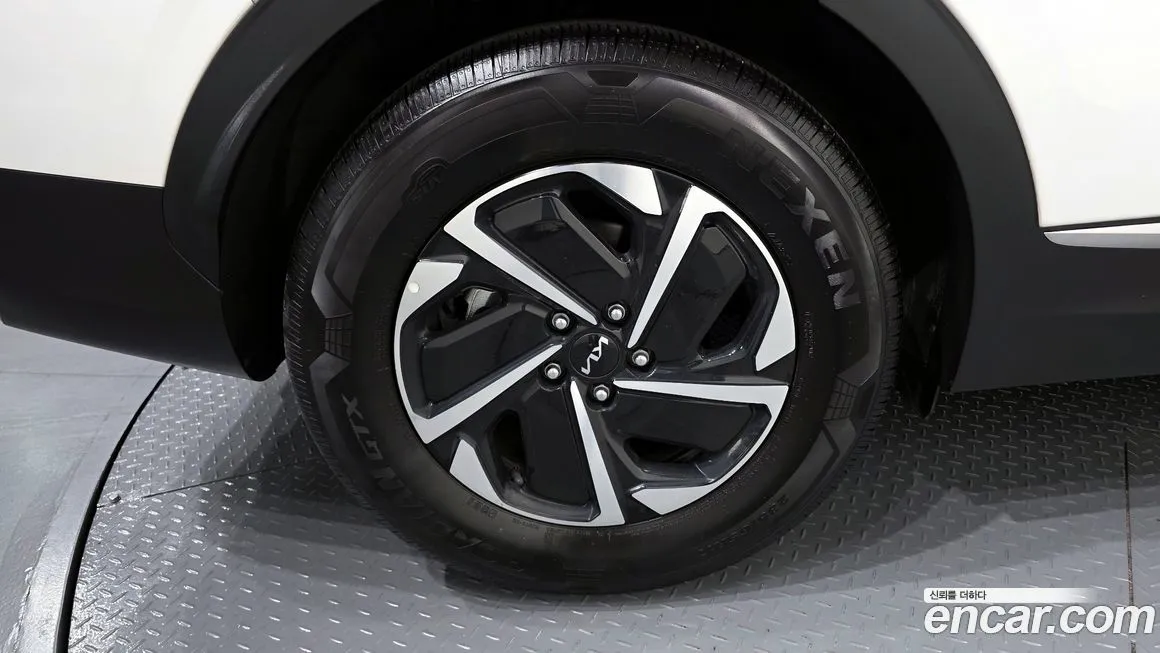 Kia Sportage — фото 9