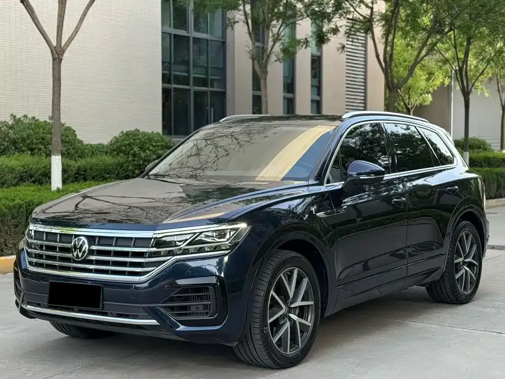 Volkswagen Touareg — фото 9