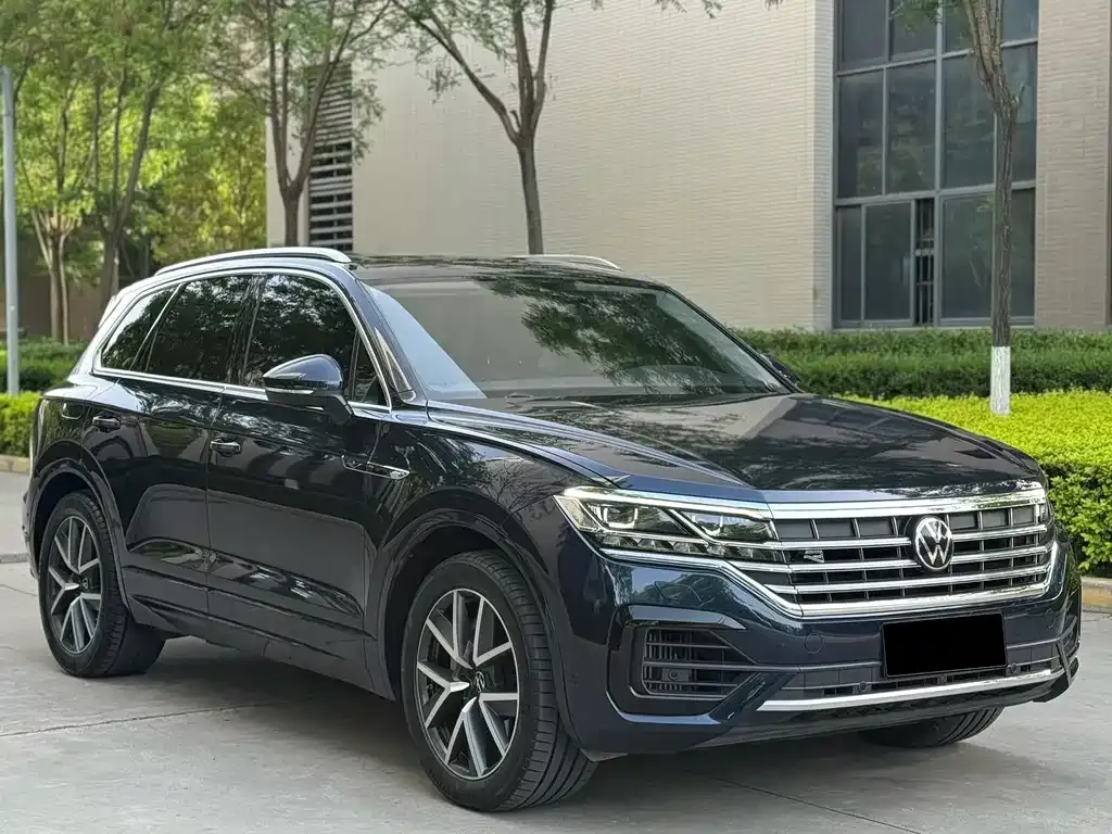 Volkswagen Touareg — фото 7