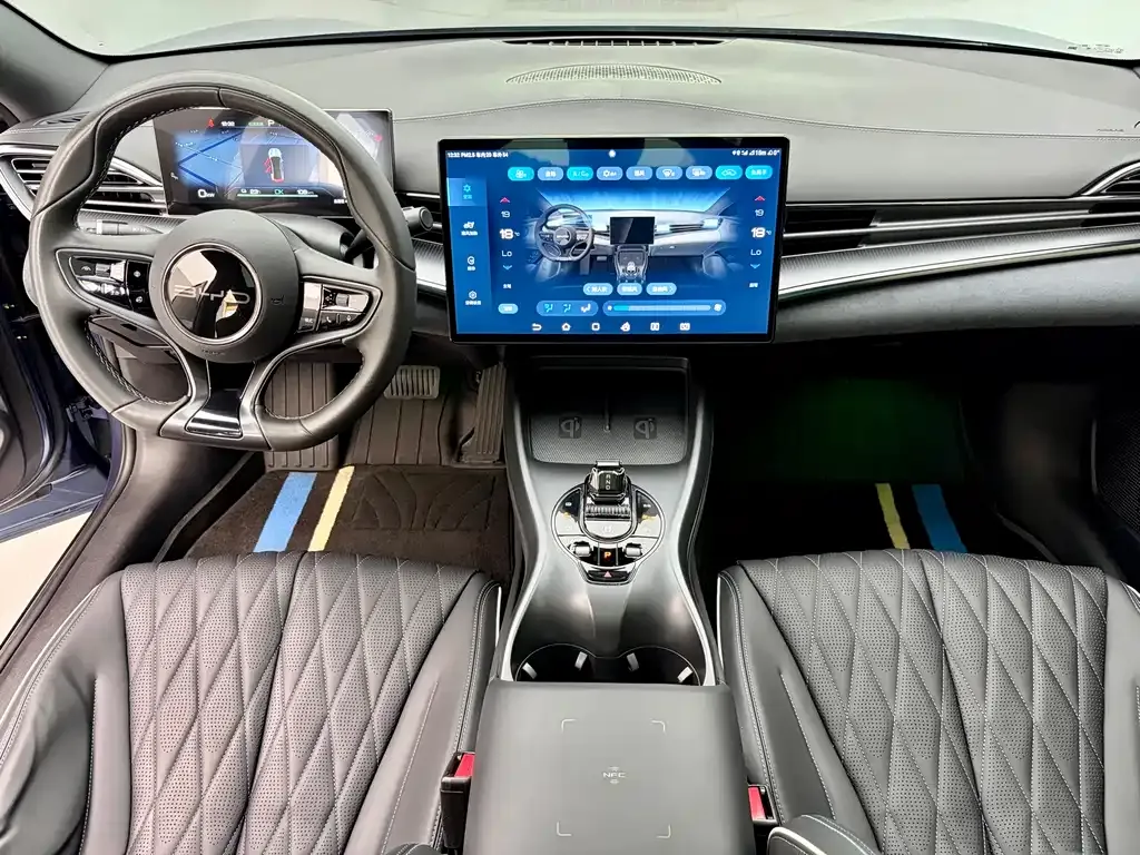 BYD Seal — фото 10
