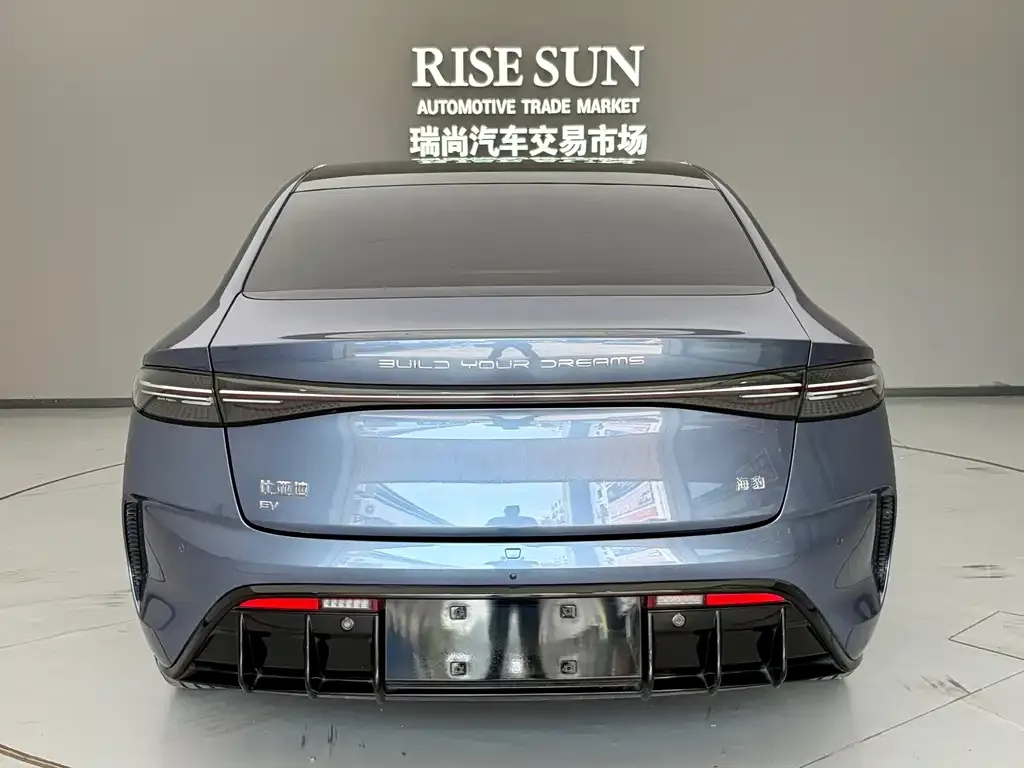 BYD Seal — фото 8