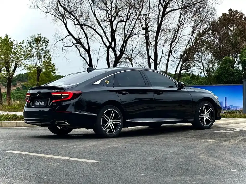 Honda Accord — фото 4