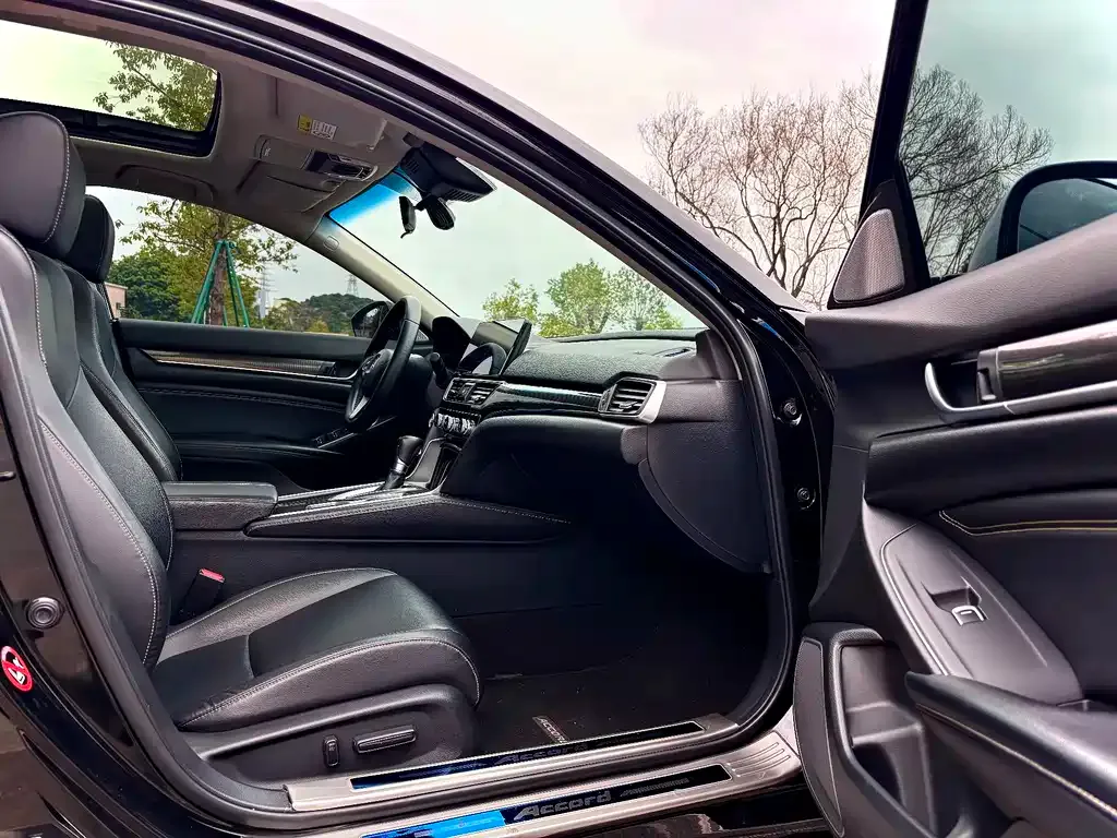 Honda Accord — фото 6