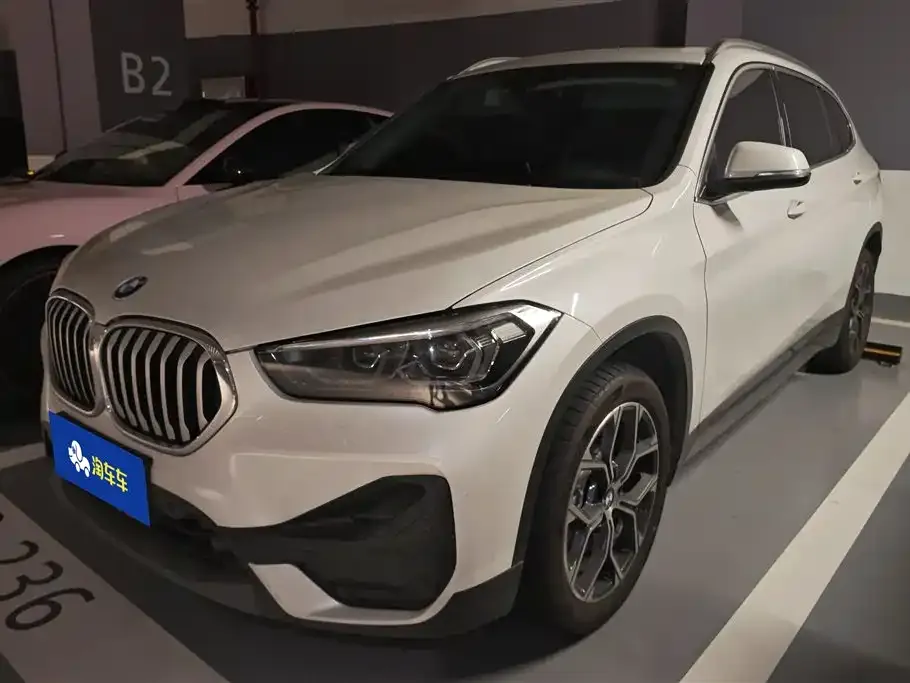 BMW X1 — фото 1