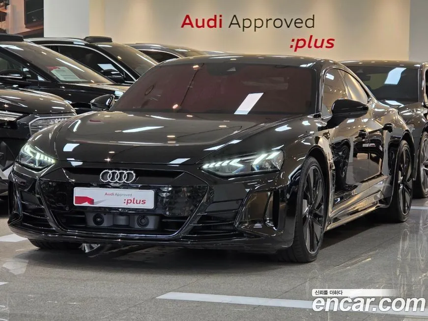 Audi e-tron GT — фото 1