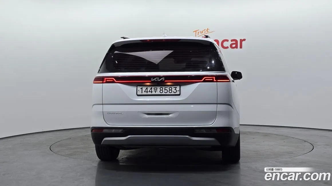 Kia Carnival — фото 10