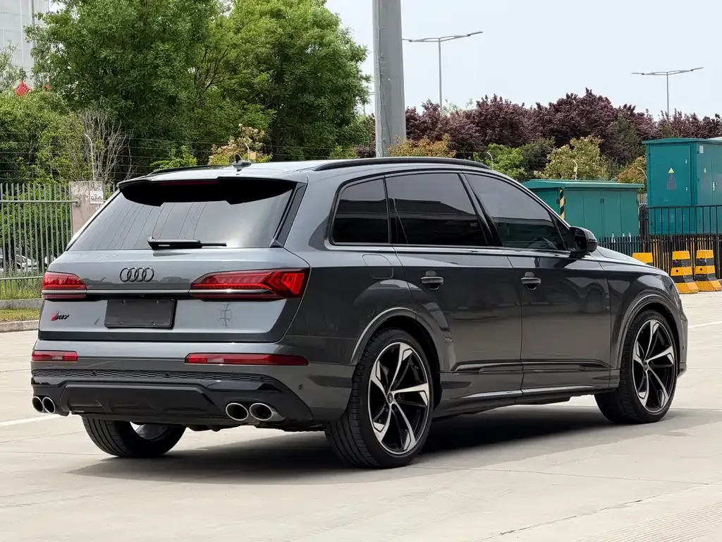 Audi SQ7 — фото 8