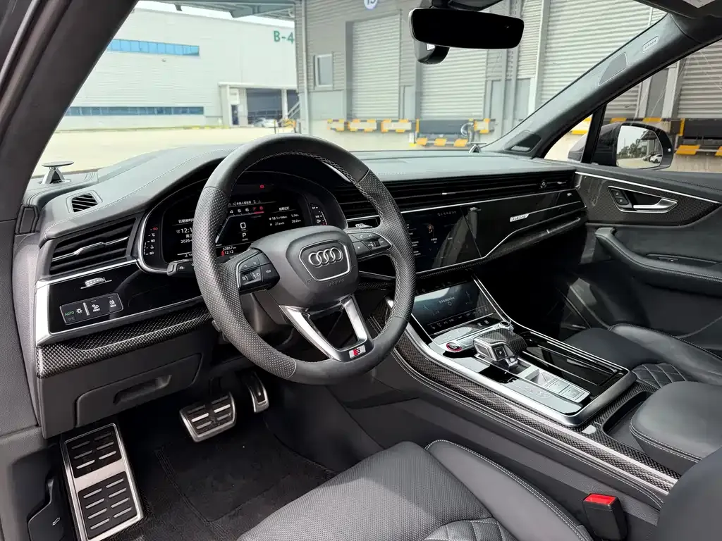 Audi SQ7 — фото 9