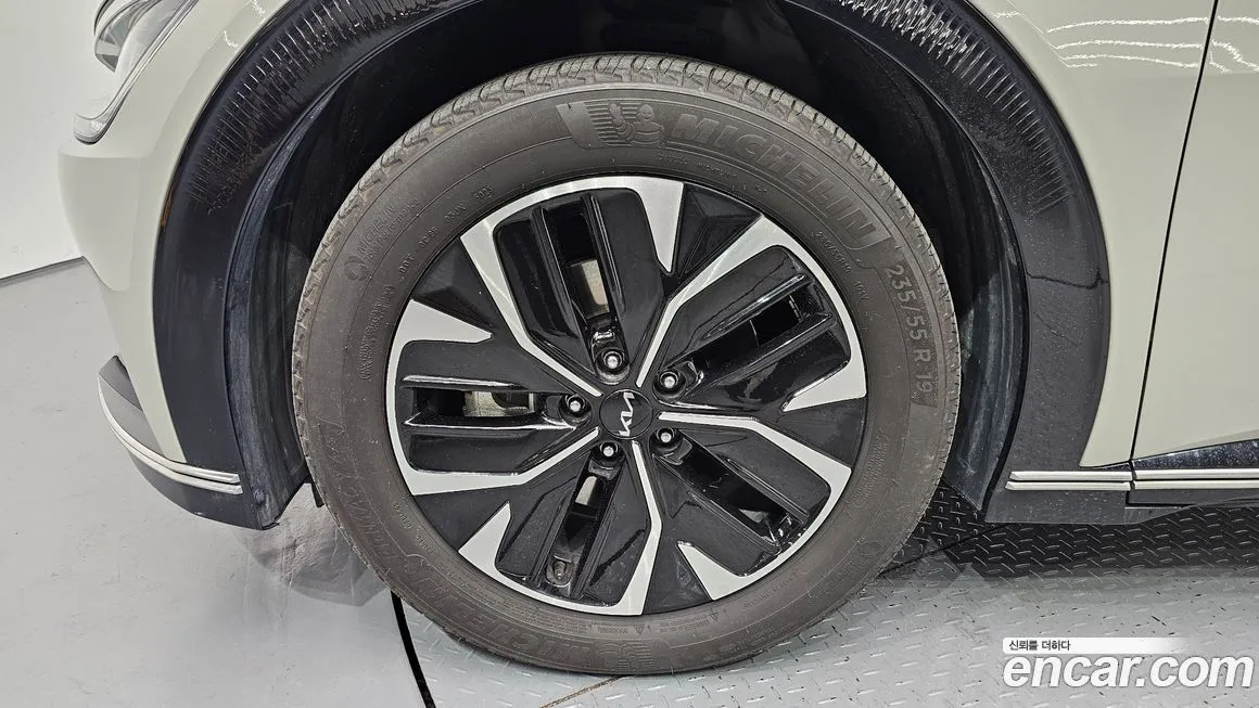Kia EV6 — фото 7