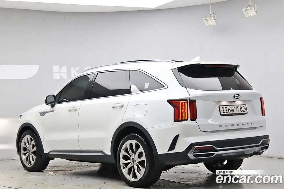 Kia Sorento — фото 6