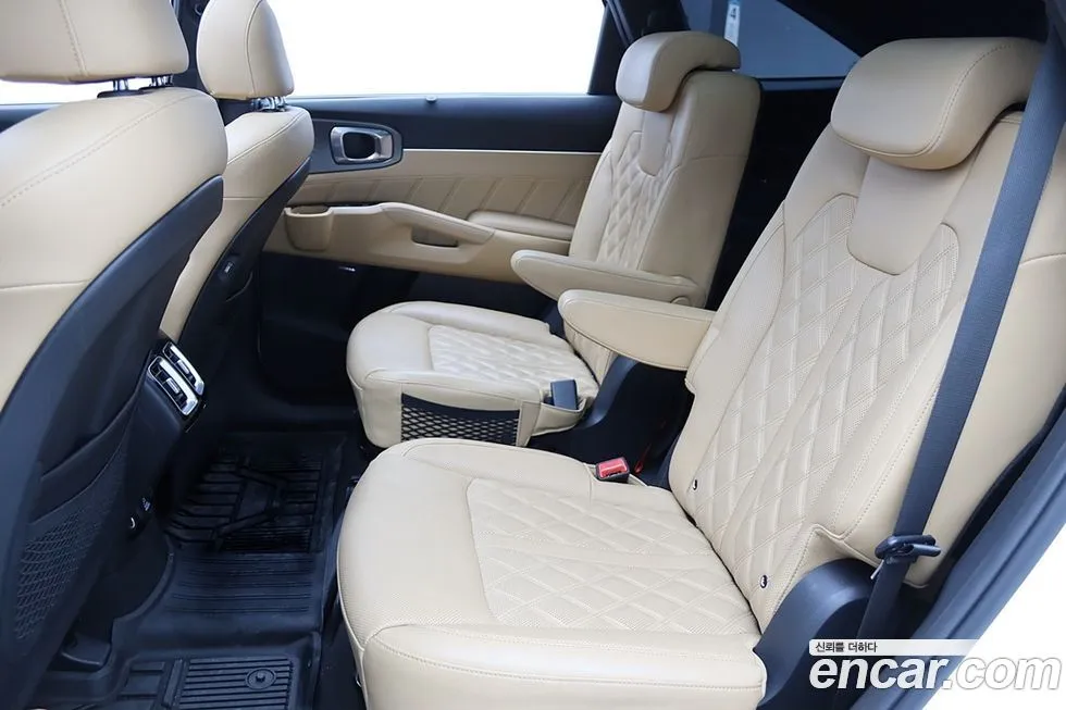Kia Sorento — фото 10
