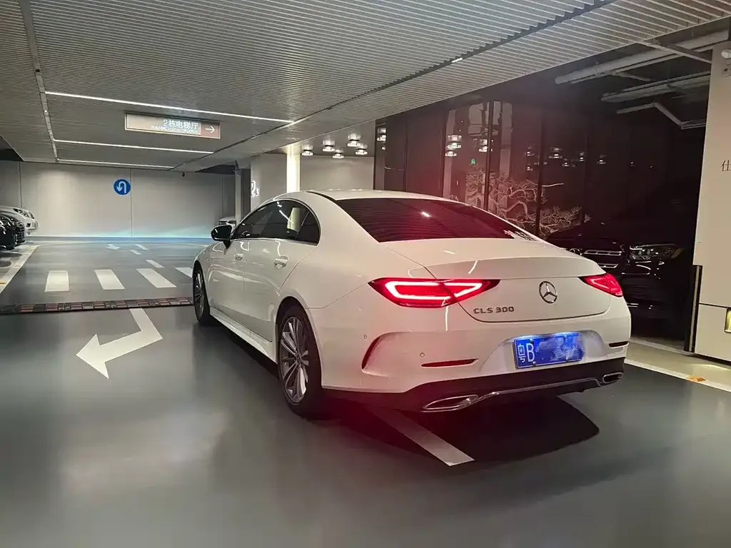 Mercedes-Benz CLS — фото 5