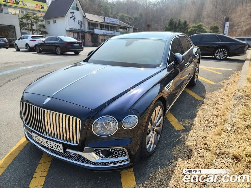 Bentley Flying Spur — фото 1