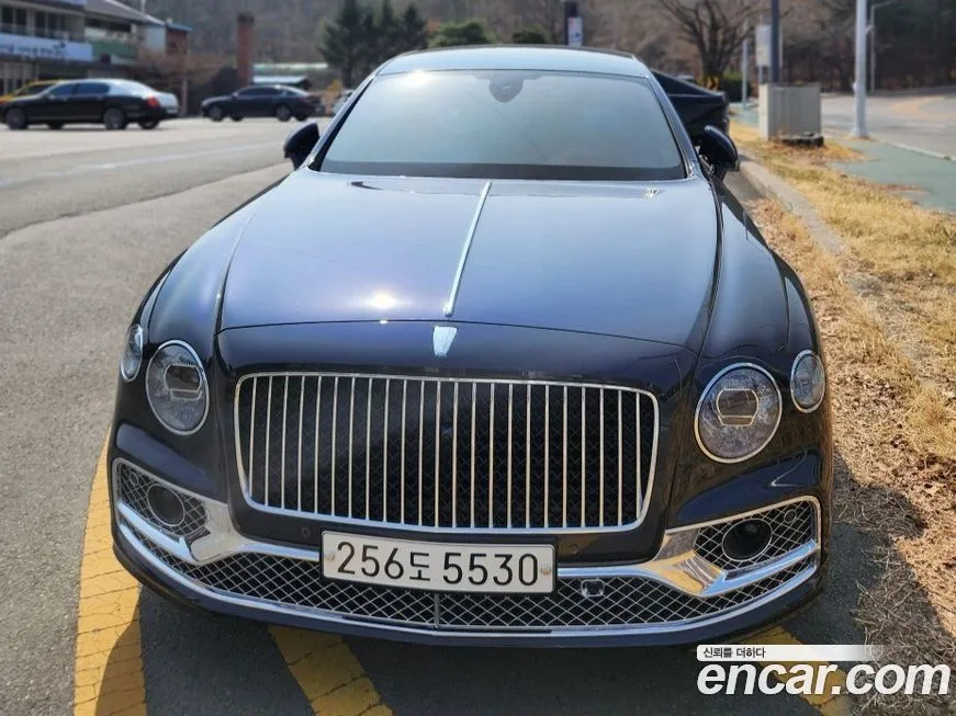 Bentley Flying Spur — фото 2
