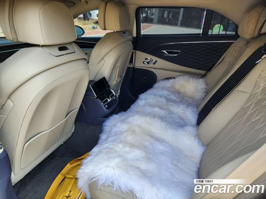 Bentley Flying Spur — фото 4