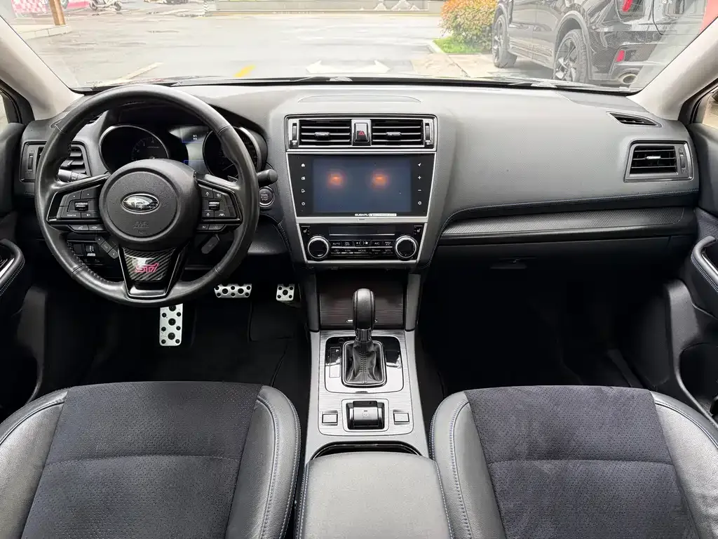 Subaru Legacy — фото 3