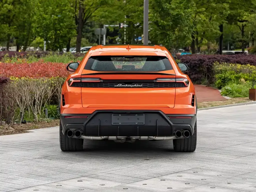 Lamborghini Urus SE — фото 7